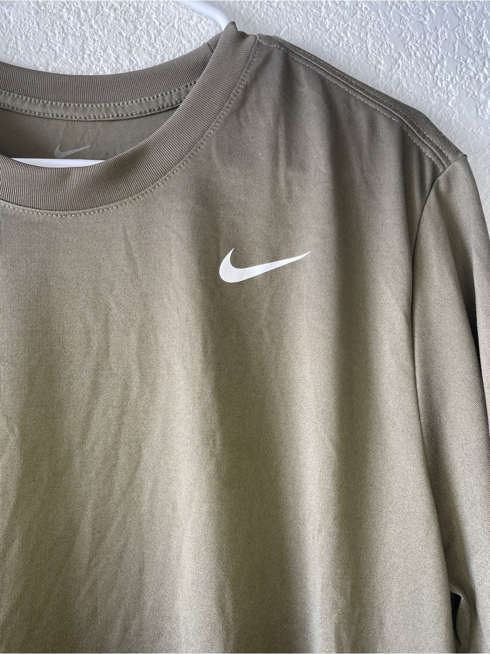 Nike Men's Olive Short Sleeve Dry-Fit Crew Tee with White Swoosh-NWT - Picture 3 of 5